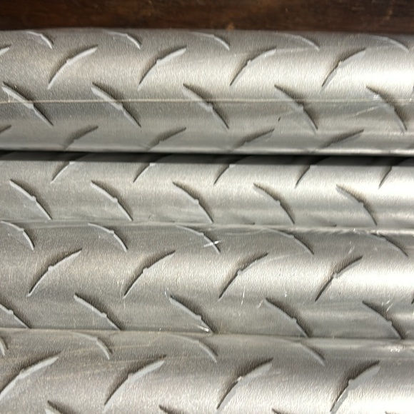 Bundle new Diamond Plate Wallpaper 8 rolls Great for a man cave or boy’s room - Picture 4 of 5